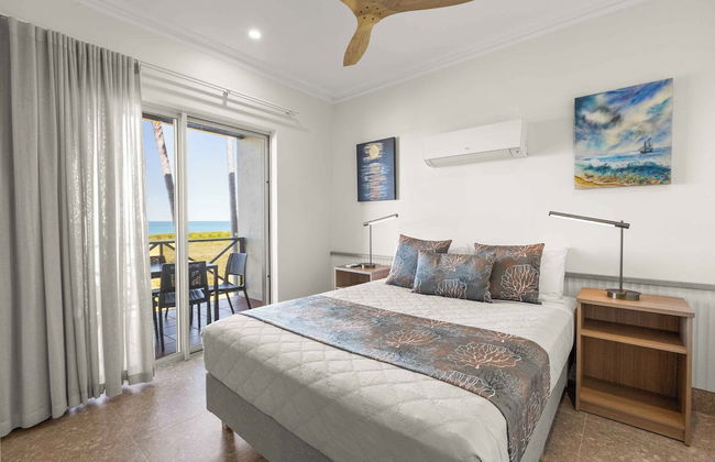 Moonlight Bay Suites - Photo 14