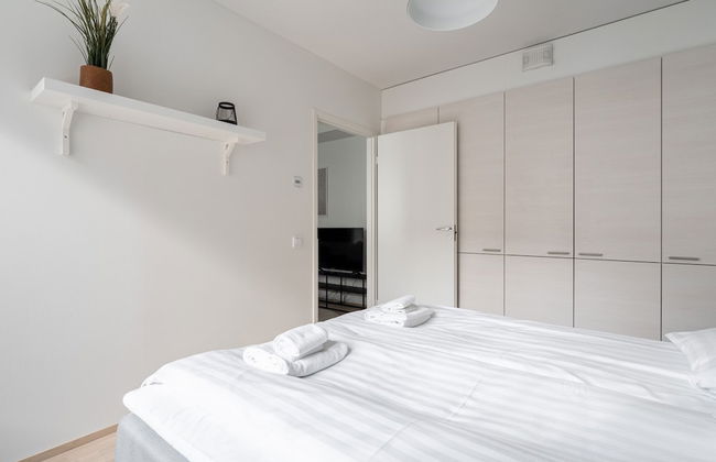 1BR & Balcony next to Railway Station in Downtown - Photo 5