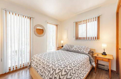 Cozy Cabin at Poconos With Hot Tub and Fire Pit - Foto 29