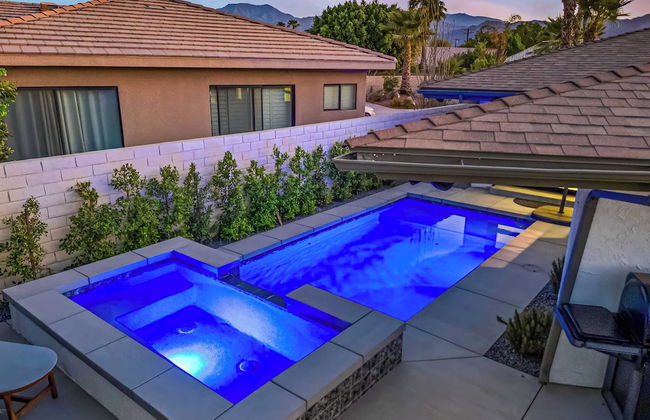 Golf Course-front Views, Pool+hot Tub, Patio Modern Edgy House by Avantstay - Foto 30