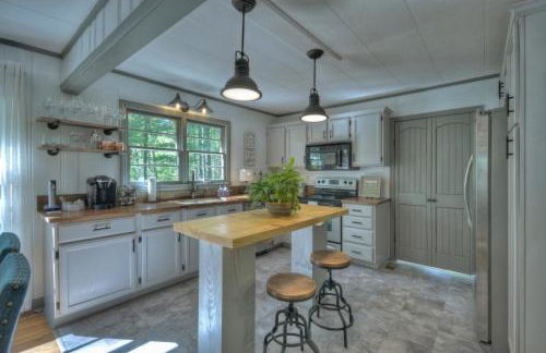 WET FEET RETREAT - Cottage on Lake Blue Ridge - Foto 33