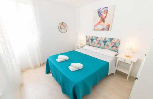 Adosado Nuevo con Piscina, Playa, Garaje y Jardín - Foto 9