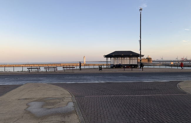 Lovely 2-bed Apartment in Wallasey, Sleeps 4 - Foto 11