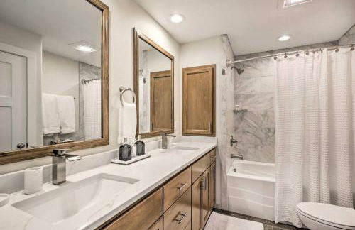 The Moby House Coastal Retreat with Ocean Views & Hot Tub - Foto 18