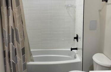 Cozy Suite at Towson Center - Foto 19