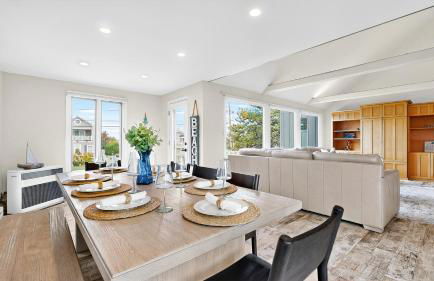 Salty Dolphin by Bayley Vacation Rentals - Foto 2