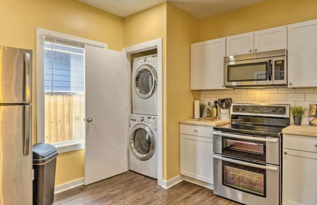 Urban Chic Townhome Near Downtown - Foto 1