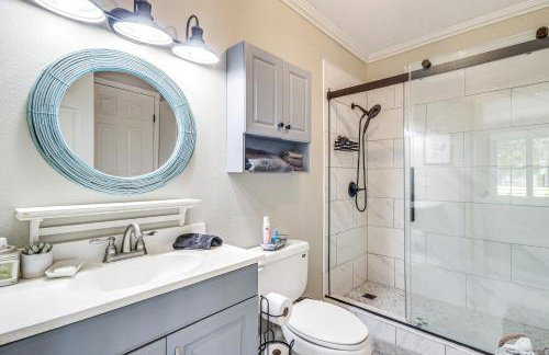 Walk to Beach Waveland Retreat with Yard! - Foto 19