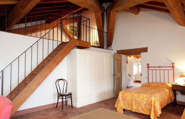 A Castle Stay in Wine Country - Foto 5