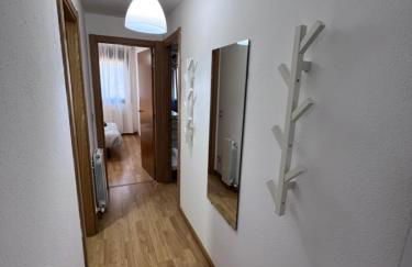 Apartamento en Sabiñánigo para grupos con amplia y soleada terraza - Foto 2