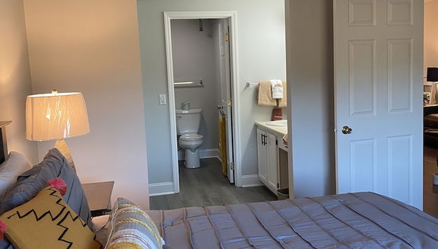 Smoky Mountains 603 2BD with Private Balcony and Jacuzzi Tub by RedAwning - Foto 3, Habitación