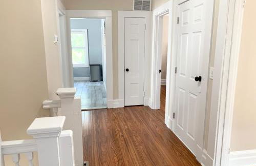 Newly renovated 4 bedroom apartment near downtown. - Foto 6
