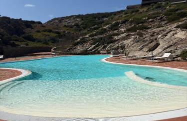 Panoramic villa on top of Capo Falcone - Foto 1