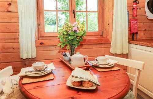 Pond Cabin - Photo 7