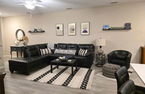 Relaxing Modern 3 BR Home - Queen Bd - North JAX - Foto 1