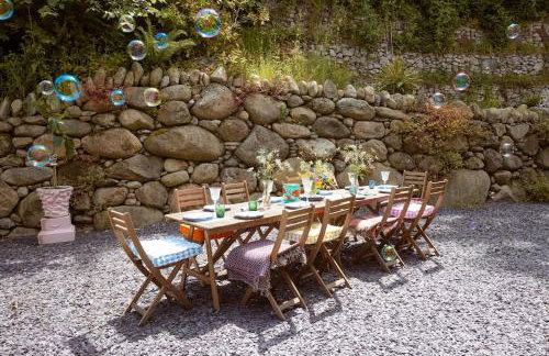 Ty Pandy Eclectic Luxury Family cottage Sleeps 8 adults and 2 children - Photo 61