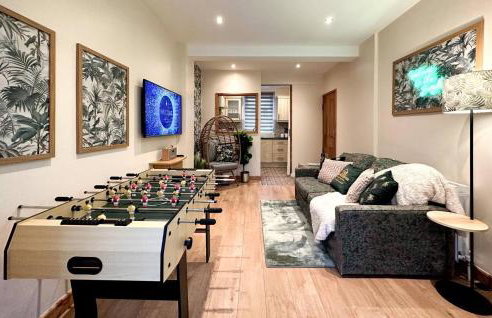 Joyful Jungle Jewel wBalcony & Foozeball-Ferndale - Foto 1