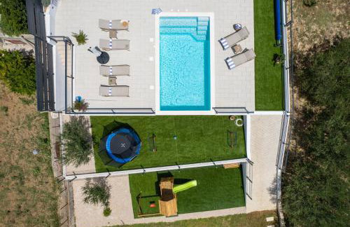 Villa Nacle with Heated Pool and Large Playground near Omis and Split - Photo 6