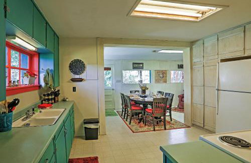 Quiet Durango Farmhouse with Beautiful Yard and Gazebo - Foto 6