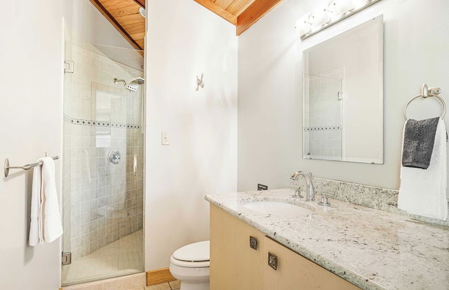 Cabin in the Sky by Avantstay Deck w/ Views - Foto 36