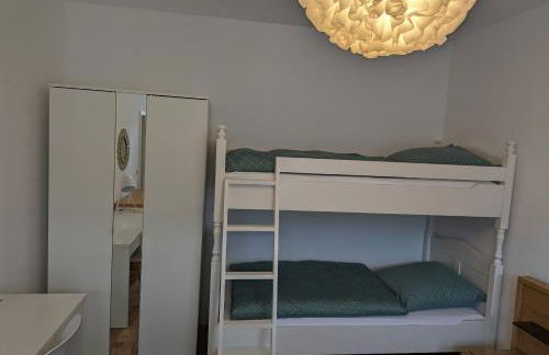 Chemnitz Saxonia HomeDeLuxe Hochwertige 50qm 2-Zimmer-Ferienwohnung mit privaten Kfz Parkplatz Stellplatz mit MWSt-Rechnung mit XXL Hülsta Bett & Etagenbett mit InternetFlatrate - Ideal für Familien, Paare, Kulturinteressierte & Geschäftsreisende! - Foto 29