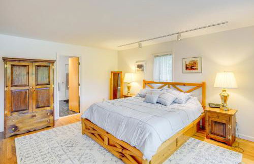 Great Barrington Lakeside Getaway with Kayak and Grill - Foto 15