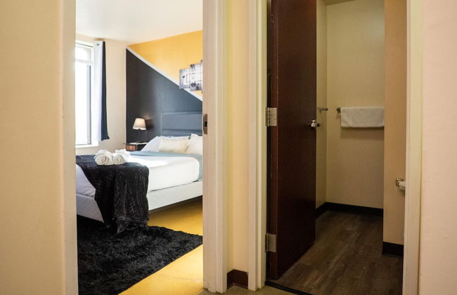 Amazing Downtown Apt Roku TV Walk Everywhere - Foto 13