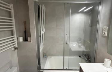 Viana Urban Apartment , Cozy 2BR Near Old Town - Foto 27