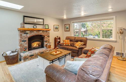 Port Angeles Abode with Yard and Guest House! - Foto 5