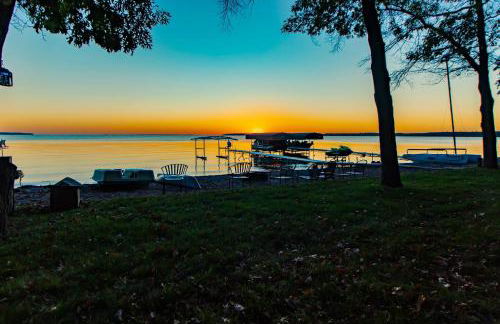 Dog Friendly Leech Lake Home w Perfect Beach Garage Boat Lift - Foto 3