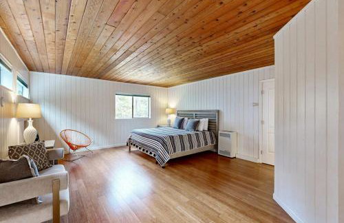 Tree House - Photo 13