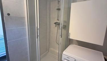 Duplex avec vue fontaine et clocher Centre Barjols - Foto 3, Shower