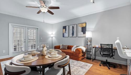 Luxury King Bed Suite - Pool - Gym - Parking - Foto 5