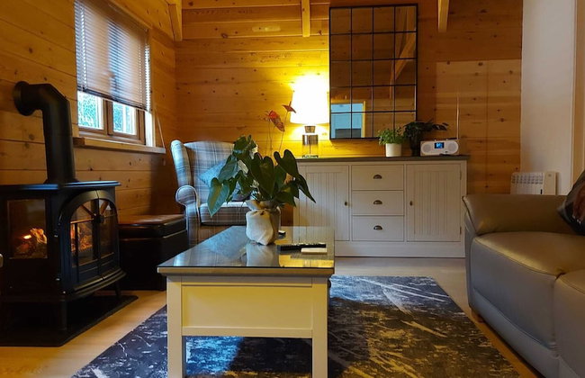 Meadow View Apartments are 2 and 3 bedroomed with private parking - Foto 113