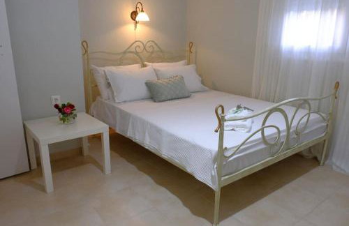 Vintage Garden House - Photo 5