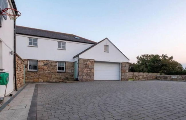 Remarkable Large 1-bed Apartment Nr Penzance - Photo 19