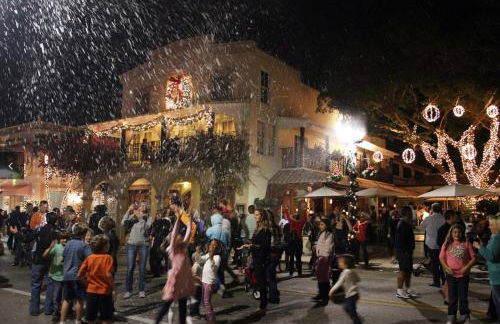 Belair Lane condo community pool managed by Sky Run Naples - Foto 30