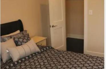 Entire 3 bedroom Private Luxury Condo - Photo 9