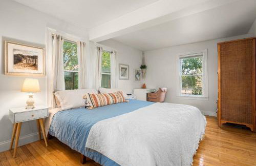 Babes Bungalow by Leavetown Vacations - Photo 4