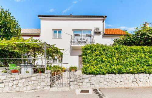 Apartman Lavanda sa bazenom i okućnicom 4* - Foto 29