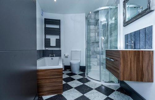 BOOTique House - Luxury Group Accommodation for 12 - Photo 47