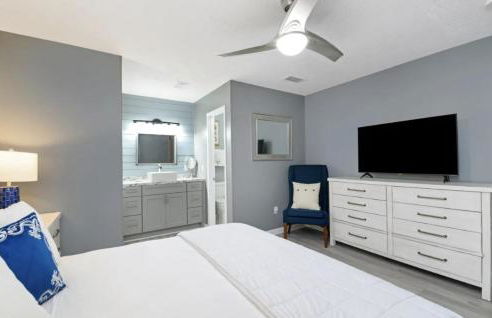 Susie Q's Beach Retreat by Sand Seeker Vacations - Photo 13