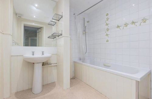 3 Bedrooms Flat in Central Edinburgh New Town , Lothian Road - Foto 17