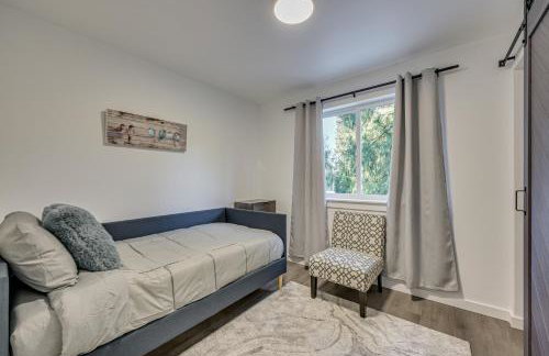 Waterfront Patio! Stylish Family Home in Everett - Photo 28