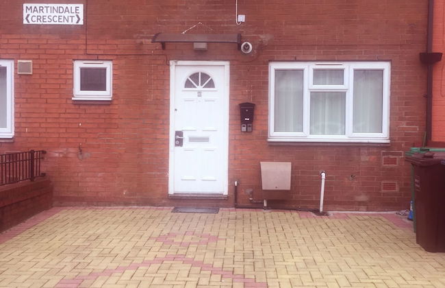 Martindale Flats with Parking - Foto 16