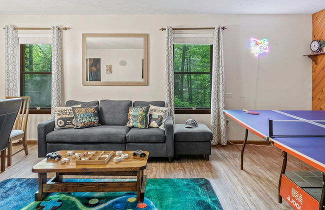 Mountain Must-have by Avantstay Indoor Hot Tub Game Room Fire Pit - Photo 4