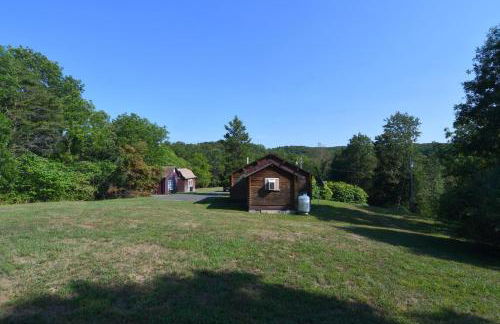 Whispering Hills -- Pet Friendly - Hot Tub - Grill - Wifi - Fire Pit - Covered Porch - Screen Porch - Fireplace - View - Billiard Table - Game room - Foto 19