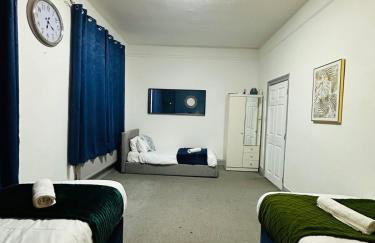 4BDR House By Homesy - Short Term Rental Cardiff - Ideal for Contractors - Foto 46