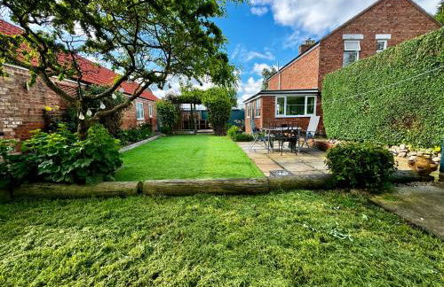 Luxury Isla Cottages Bourne, Dog Friendly with Garden, Parking, Countryside Views, Family Holidays & Easy Access to Town - Foto 4