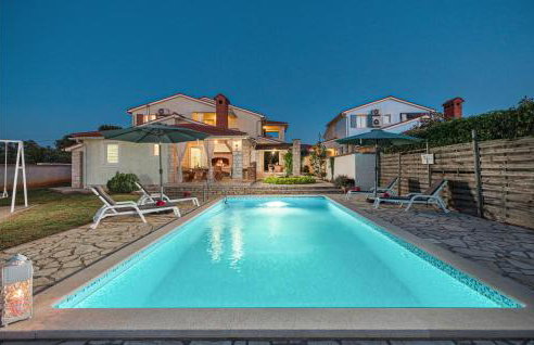 Four-Bedroom Holiday Home In Golubovo - Foto 8